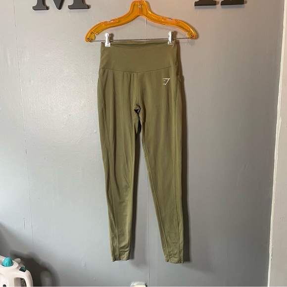 Gymshark Pants - GymShark army green pocket leggings full length size medium
